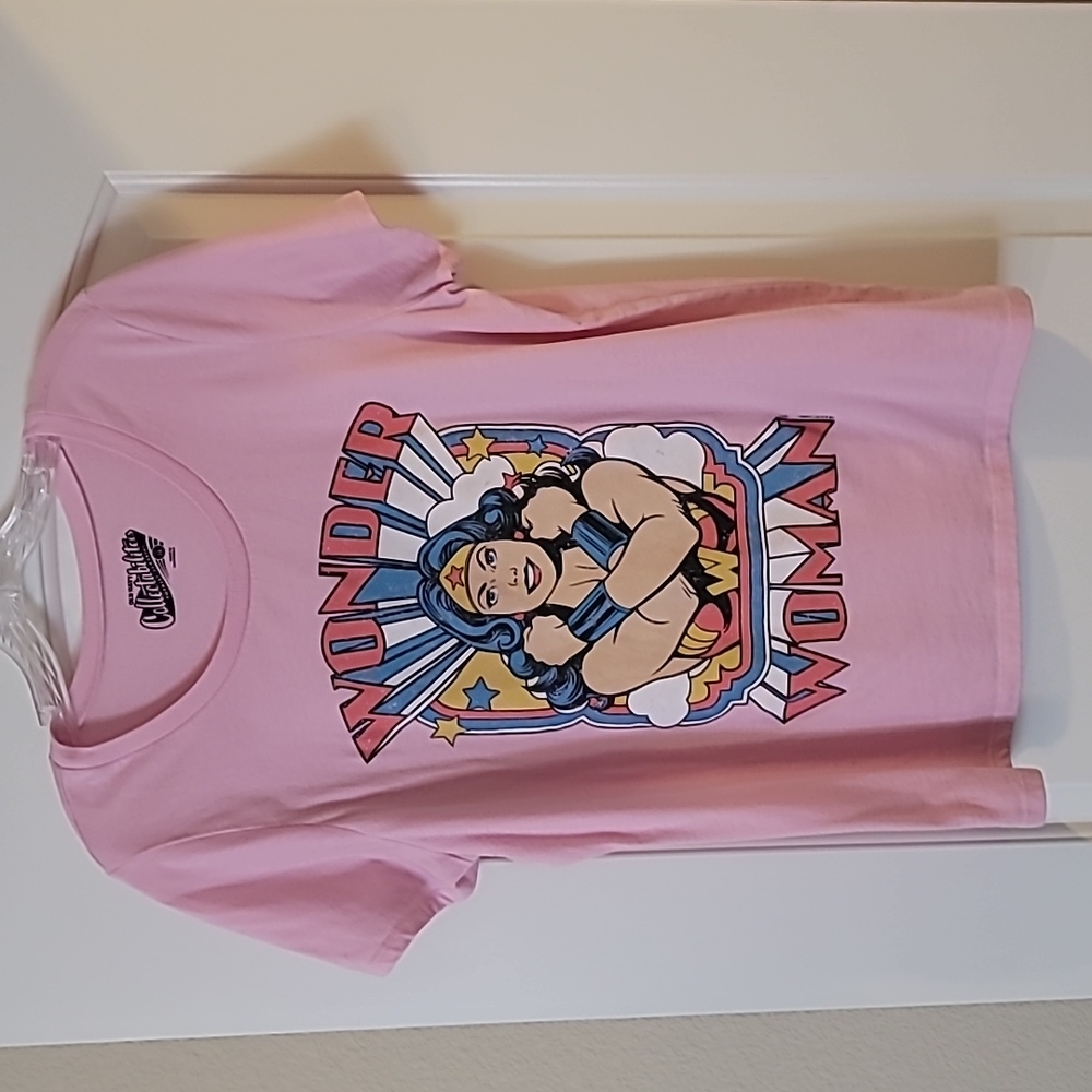 OLD NAVY Women's Pink Wonder Woman T-shirt Shirt Top